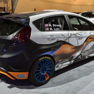 10-ford-fiesta-st-sema-2013-1.jpg