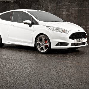 New_Ford_Fiesta_ST_03.jpg