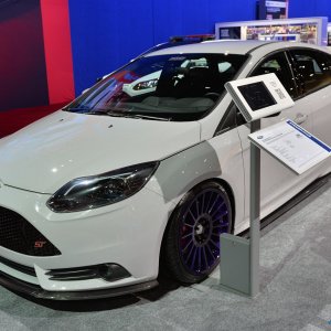 10-ford-focus-st-sema-2013-1.jpg