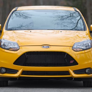 16-vw-gti-ford-focus-st-comparison.jpg