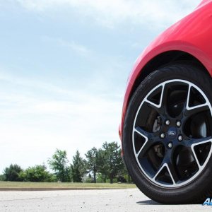 2012-ford-focus-se-wheel-photo-459382-s-986x603.jpg