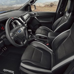 2018_FORD_RANGER_RAPTOR_WILDTRAK_Shot21_34FrontCabinInterior_04.jpg