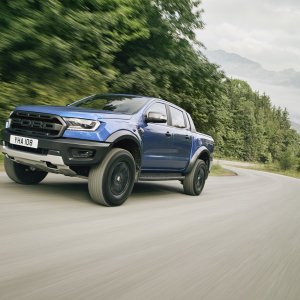 2018_FORD_RANGER_RAPTOR_WILDTRAK_Shot29_34FrontDynamic_Tarmac_05.jpg